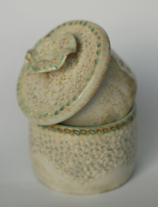 Francuska maselniczka duży kwiatek